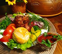  Шашлык свиной с красным соусом