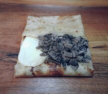 Блин с сыром и грибами