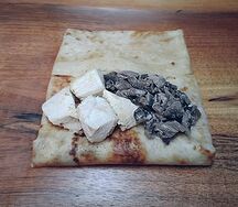 Блин с курицей и грибами