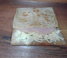 Блин с ветчиной и сыром