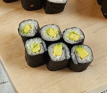 Маки с авокадо