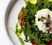 Страчателла с руколой и томатами