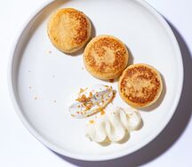 Сырники с муссом из белого шоколада