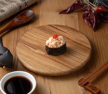 Гункан с крабом