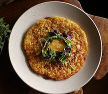Драник с щучьей икрой и копчёной сметаной