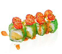 Сладкий ролл с манго и клубникой