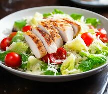 Салат Цезарь с курицей