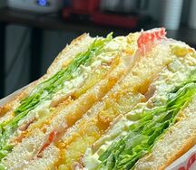 Сэндвич с хашбраунами и яичным салатом