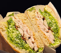 Сэндвич с курицей и беконом