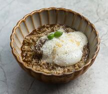 Каша овсяная с щеками и пармезаном