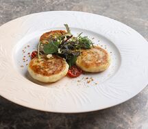Сырники с сулугуни и беконом