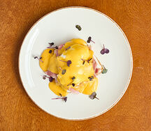 Д Яйцо бенедикт с ветчиной