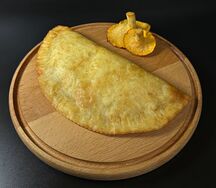 Чебурек сыр с травами и вялеными томатами