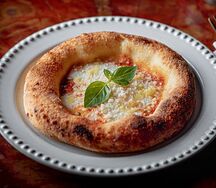 Лепешка с томатами и моцареллой