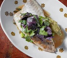 Сибас на пару со спаржей