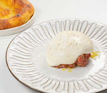 Тартар из говядины, айоли-пармезан