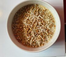 Гречневая каша на карамельных сливках с выдержанным сыром