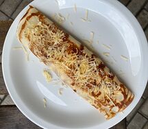 Блинчики с болтуньей, ветчиной и сыром