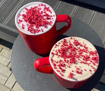 Малиновый горячий шоколад