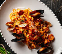 Спагетти Алла карбонара с морепродуктами