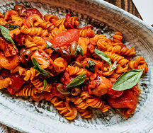 Фузилли с осьминогом и перцем чили