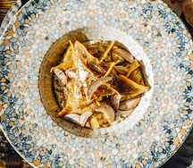 Равиоли с белыми грибами и черным трюфелем