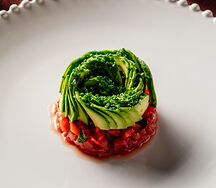 Тартар из тунца с авокадо