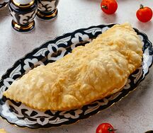 Чебурек курица, томат, сулугуни