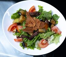 Салат с говядиной и баклажанами