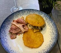 С беконом и грибами