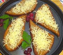 Гренки с чесноком и сыром