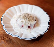 Тартар из говядины с трюфелем и пармезаном