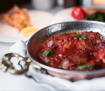 Осьминог по-средиземноморски с картофелем