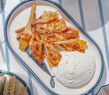 Жареные артишоки, йогурт, цедра лимона