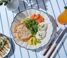 Завтрак Афина