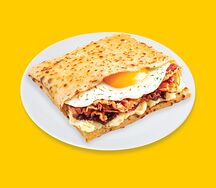 Картофель, бекон и яйцо