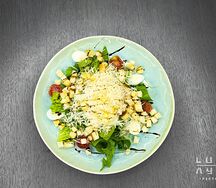 Салат Цезарь с курицей