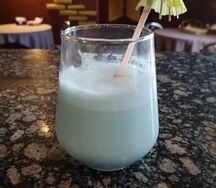 Молочный коктейль с Кюрасао