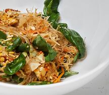 Пад Кхи Мао со свининой