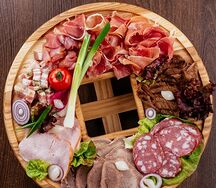 Мясная тарелка