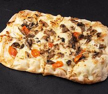 Пицца с грибами