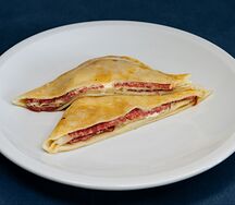 Блинчик с сервелатом