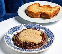 Taртар из говядины с белыми грибами