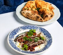 Печёный перец со страчателлой и анчоусами