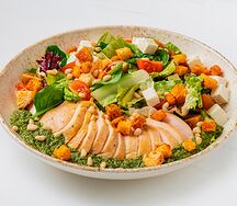Салат с индейкой и соусом песто Xl