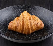 Круассан с маково-вишневой начинкой