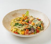Салат Цезарь с курицей M