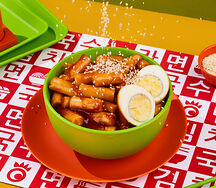 Токпокки с яйцом