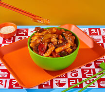 Токпокки с говядиной и овощами в Жгучем соусе