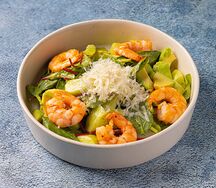 Салат с авокадо и креветками